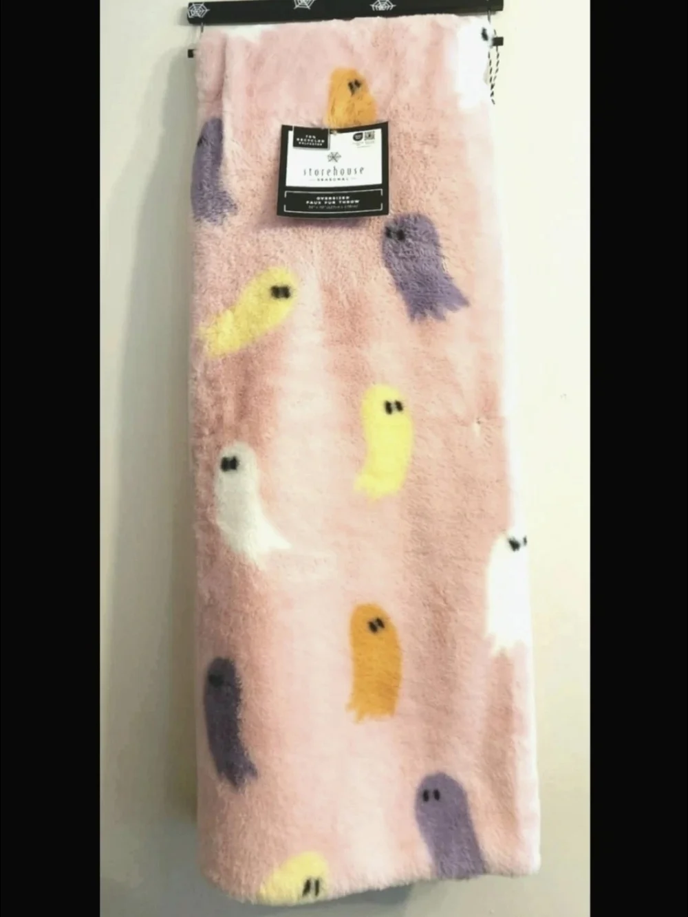 Storehouse Oversized Plush Pink Ghost-Print Throw Blanket - Halloween